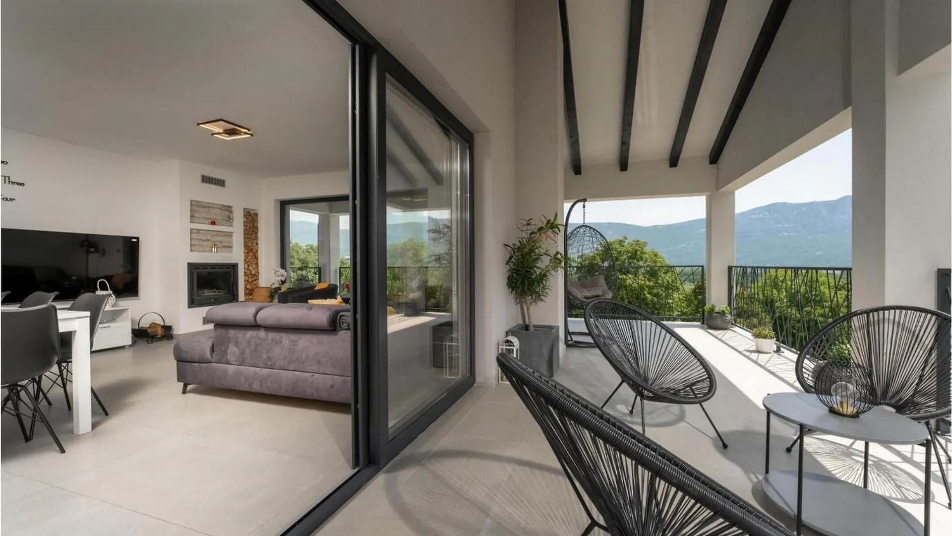 Villa Milena لابين